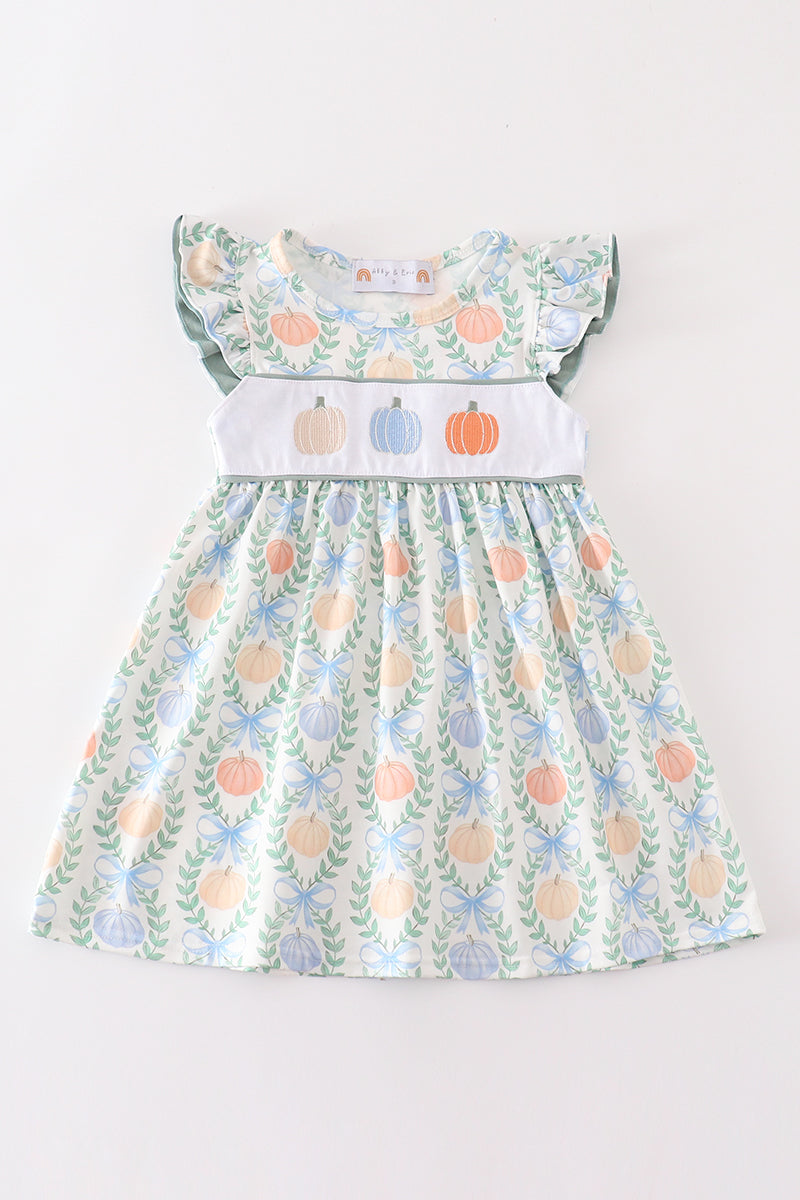 Green pumpkin embroidery dress